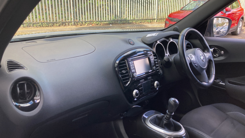 Nissan Juke 1.2 DiG-T N-Connecta 5dr Petrol Hatchback